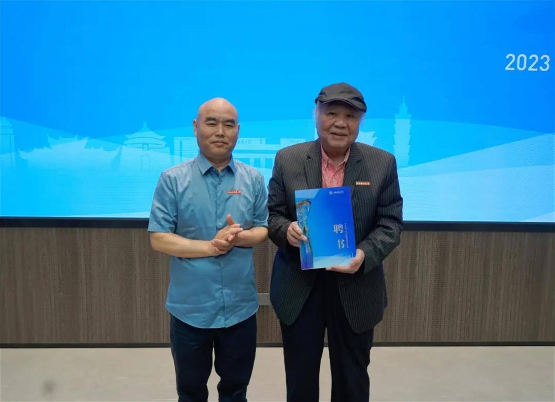 中国大陆现代陶艺界的普罗米修斯李茂宗与大陆现代陶艺界艺缘30年