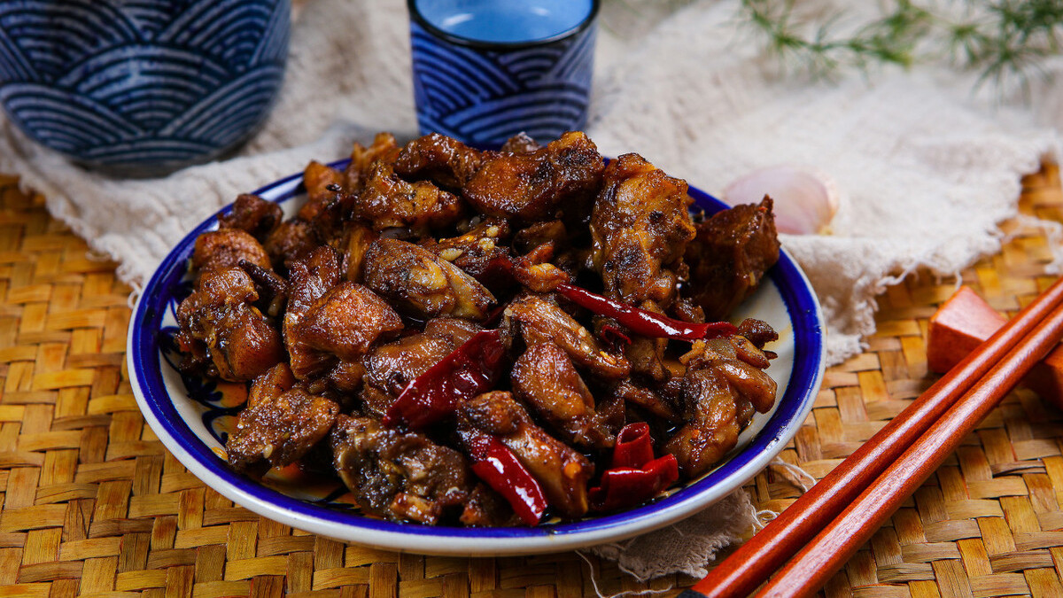 吃可爱兔兔系列之葱烧兔肉,鲜香味美,可以试试看不一样的家常菜