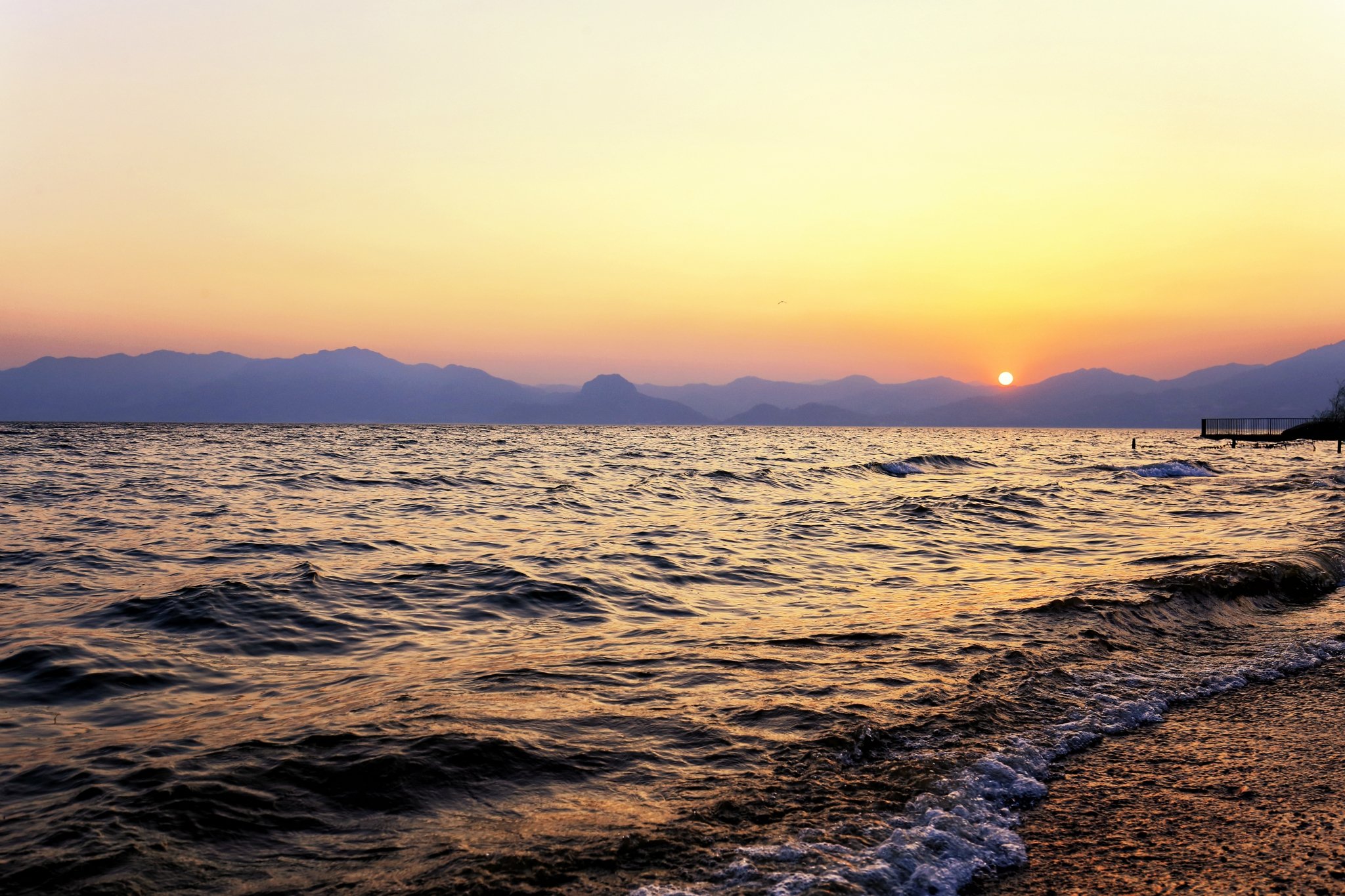 神秘消失的古滇国,真的在抚仙湖底吗?湖底雄伟宫殿又是何人所建