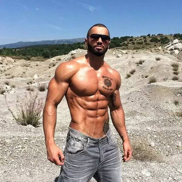 既是健身教练,又是模特的 lazar angelov!