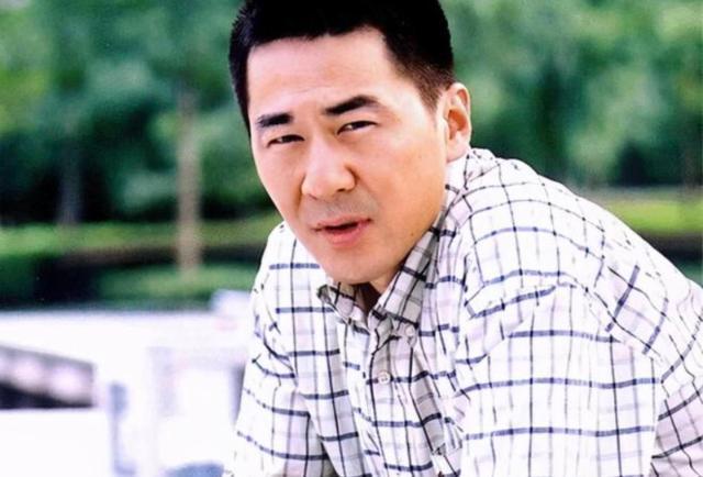 陈建斌的厚黑情史,靠情诗征服了4个女人,弃同居5年女友娶蒋勤勤