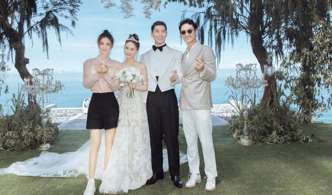 胡歌和彭于晏在节目中同框出镜了,袁弘的朋友圈好强大