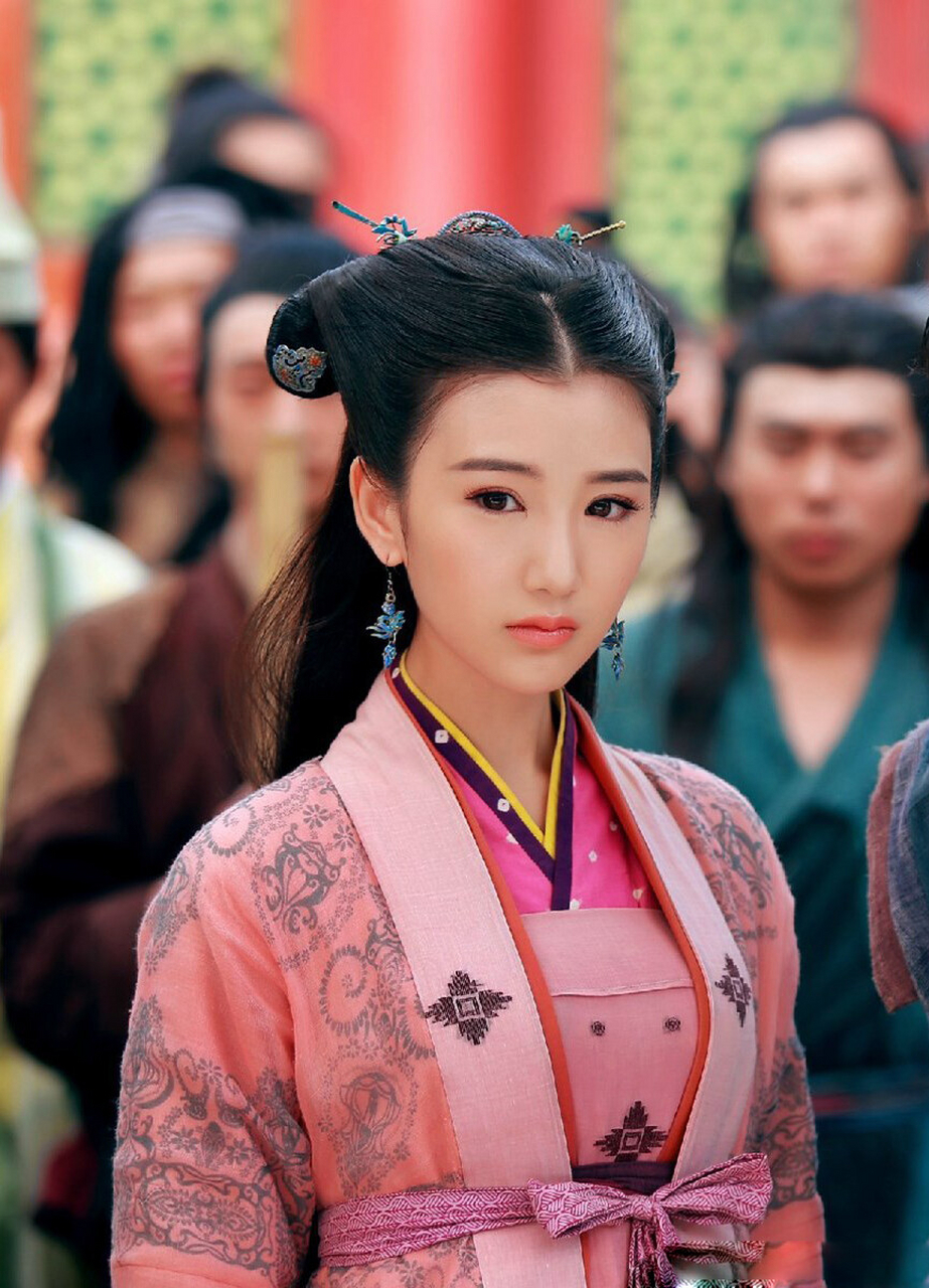 问:如何评价《神雕侠侣》中郭芙这个人?  答:坑爹货一个.