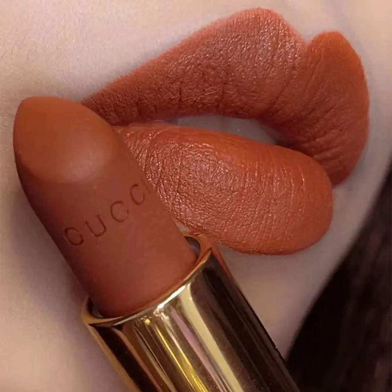 口红推荐:无论黄皮白皮都可以轻松hold住,既显温柔又显气质~  gucci