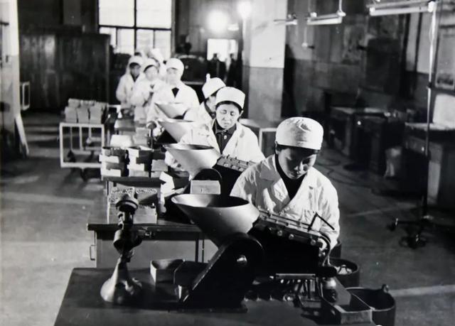 经济史学习:建国后,在中国经济发展政策中,资本和劳动均不可少