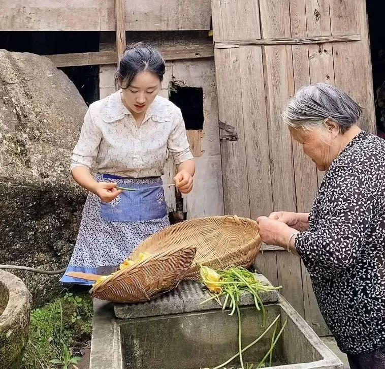 紀實福建34歲沈丹離異帶娃,3年直播帶貨成網紅,身價超1000萬