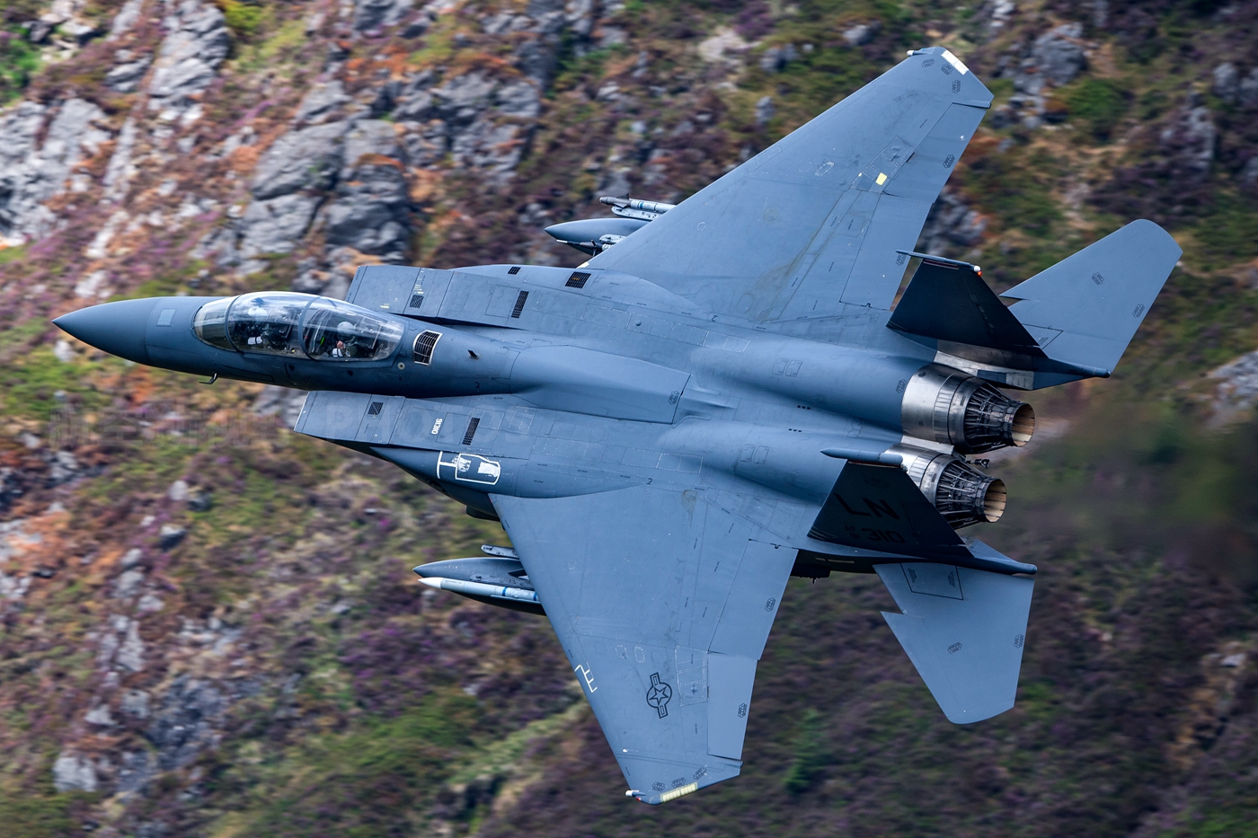 美中典型四代半重型战斗机,歼-16年轻26岁,五代机的最佳拍档