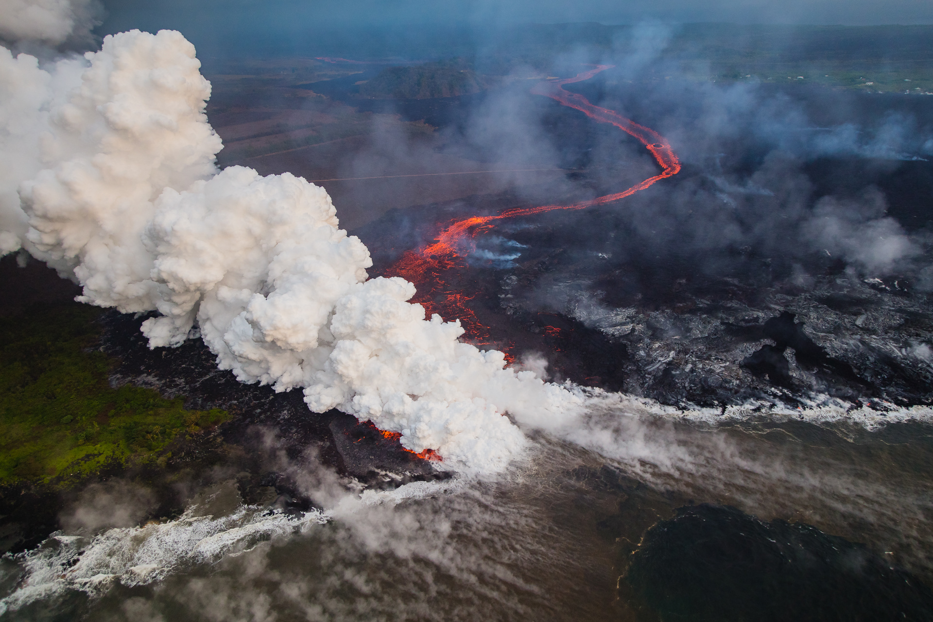 黄石超级火山一旦爆发,美国将全被岩浆埋没?没有国家能独善其身