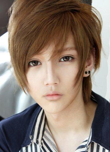 男生流行短染发,时尚男生棕色染发