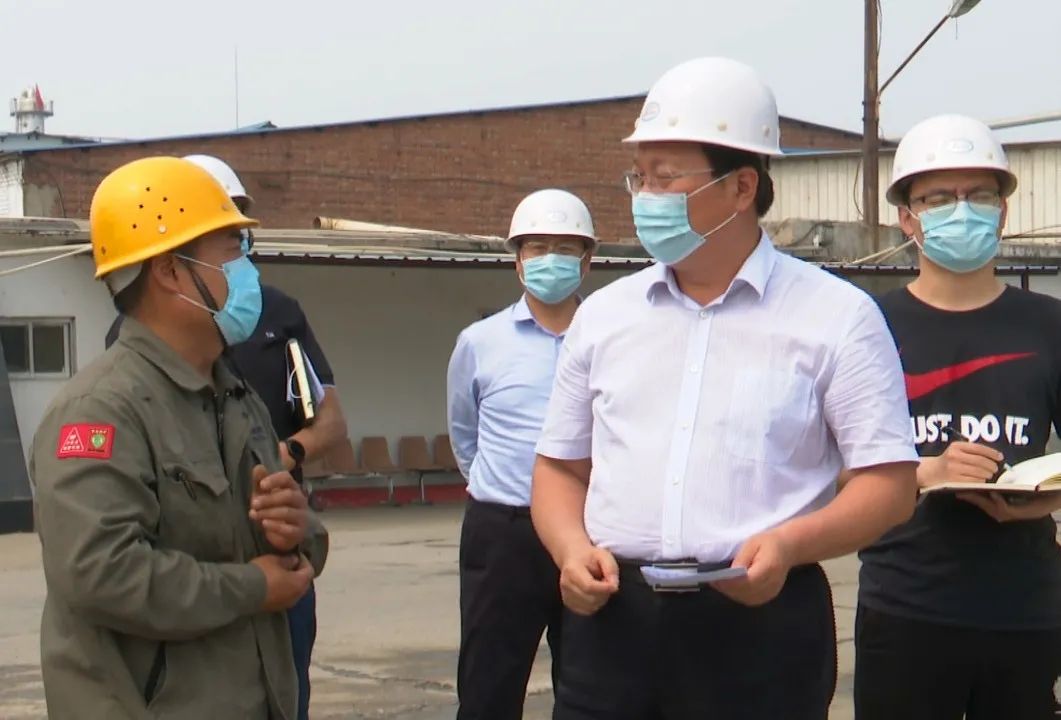 县长冯素伟督导检查安全生产工作