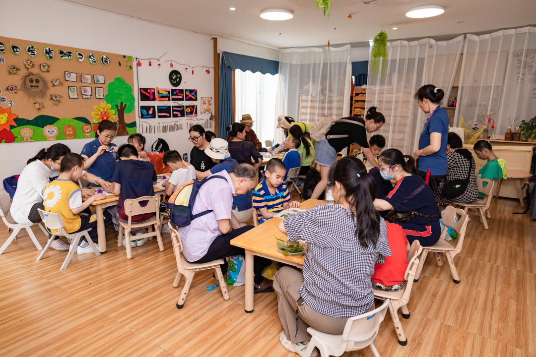 南洋夏令营公益活动|深圳市民爱特殊儿童福利院公益活动