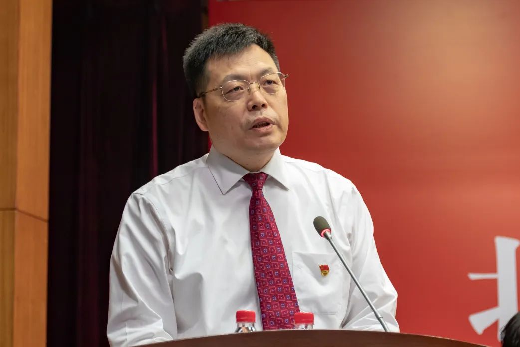 校长安黎哲:乘干霄凌云之势,为栋梁所用之材