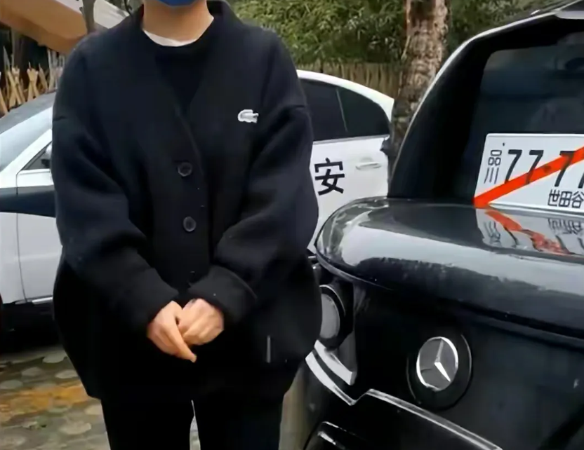 挂日本牌照车主致歉,车牌为品川7777,被抓后称自己只是为了好玩