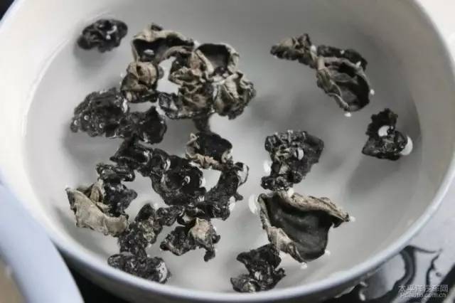 冷冻馒头不能吃了?储存超过3天会滋生黄曲霉素,真的是这样吗?