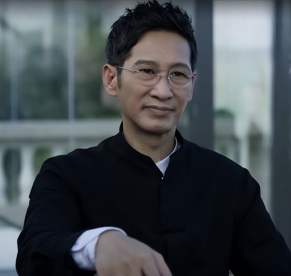 一声东叔人尽皆知的背后 是55岁的王劲松 34年的漫长配角之路