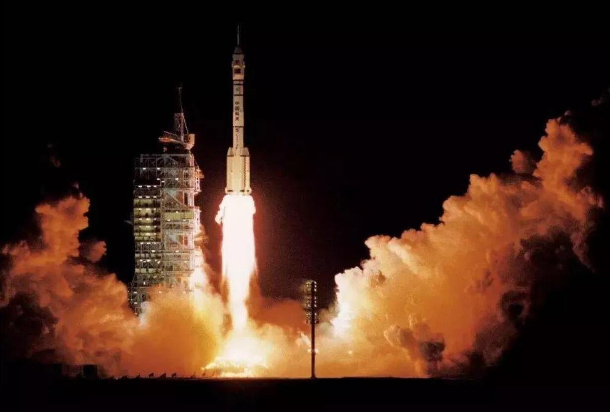 中国航天"第一人"?明朝万户在椅子上绑47支火箭,靠它冲上天空