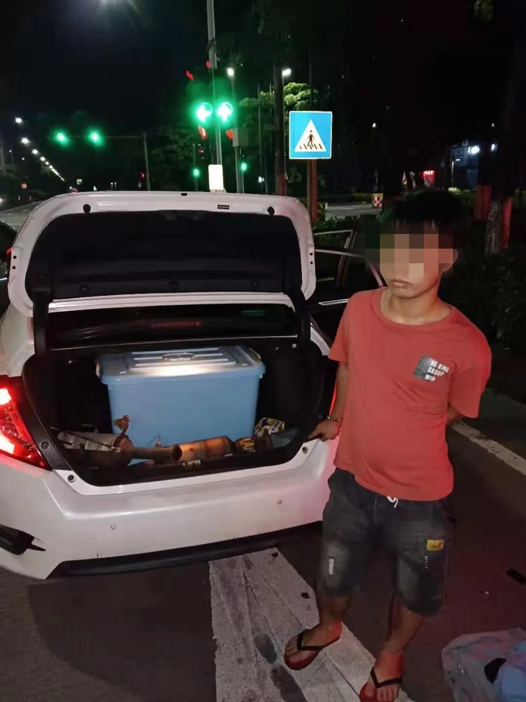 中山:老乡结伴疯狂作案,专偷车上这个重要零部件