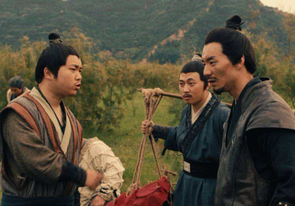 阮朝时期,"半银半钱"的港税是如何进行推行的?