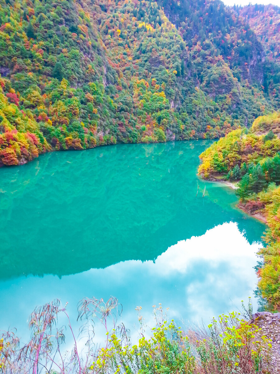 古日巴寺:四川黑水县白玉传承的寺庙,毗卢遮那和格萨尔王加持地