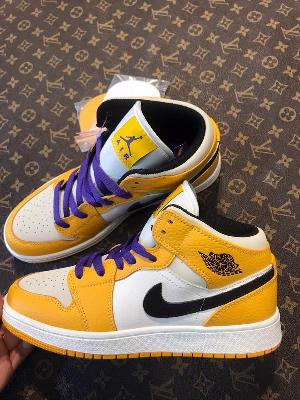 air jordan 1 mid lakers aj1湖人 紫黄 神仙配色  简直绝了 颜值爆表
