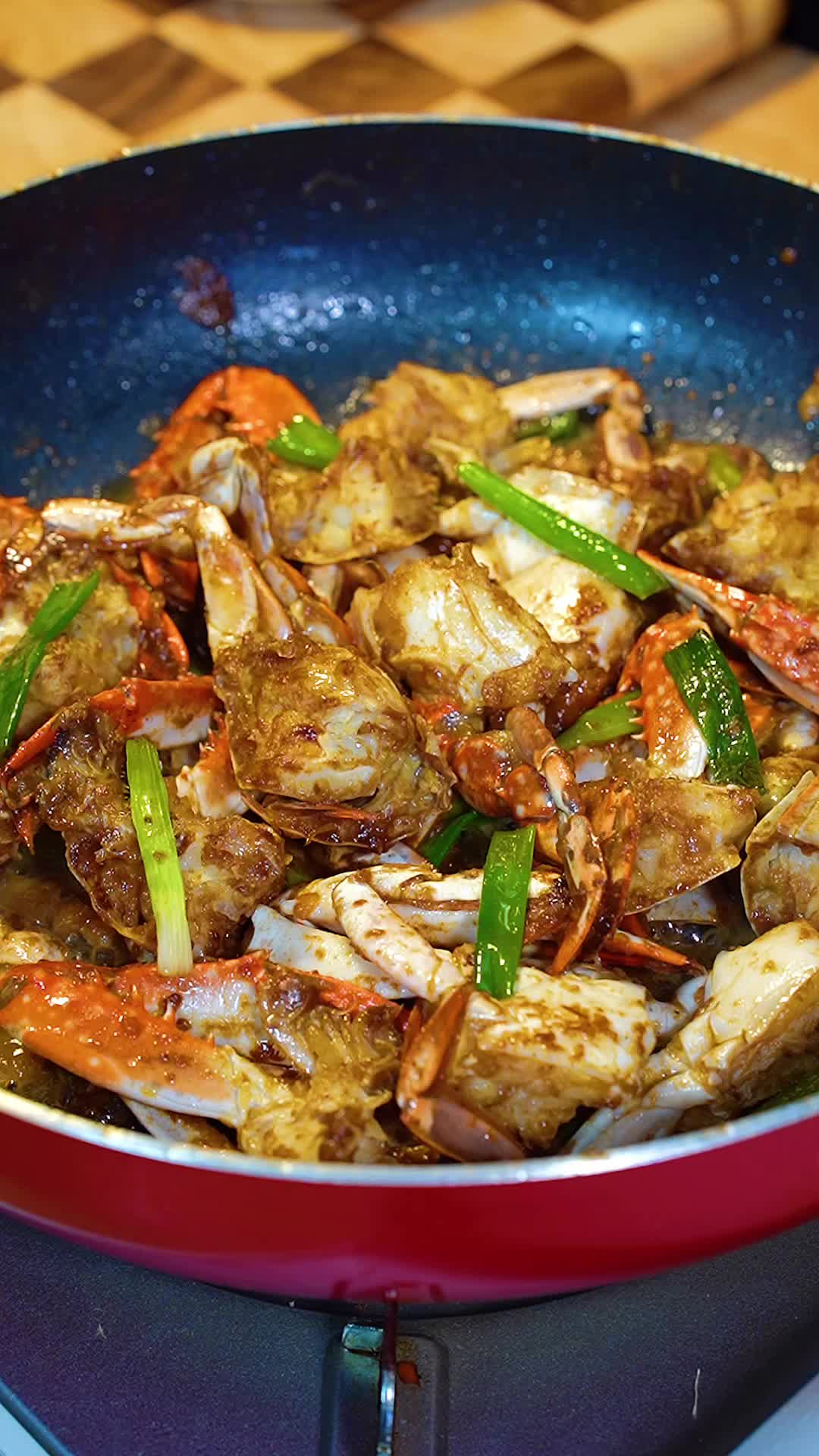 30年的老厨师告诉我姜葱炒蟹这么做鲜嫩多汁