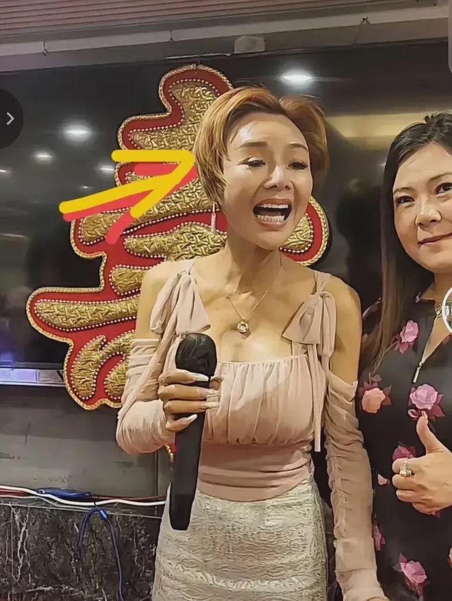 叶子楣瘦成皮包骨,上围却不变,曹查理对她的外貌大失望