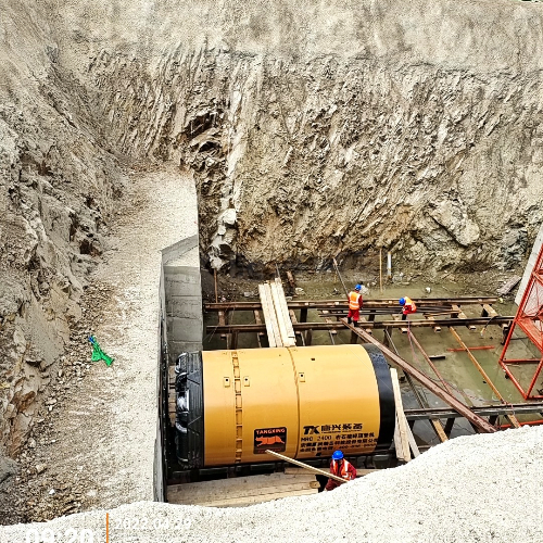 解读岩石顶管技术在基建工程中的应用