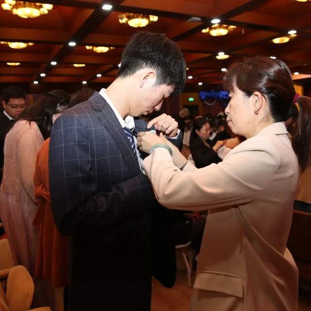 大兴区第二中学举行2023届十八岁成人仪式暨高考百日誓师