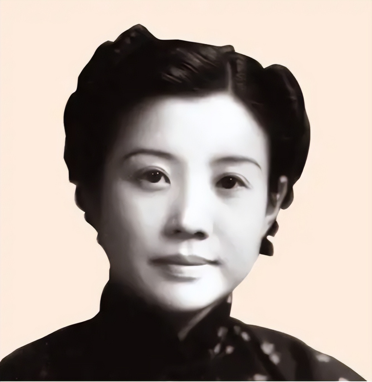 红色特工黄慕兰:一生经历过4段婚姻,两任丈夫为烈士,享年110岁