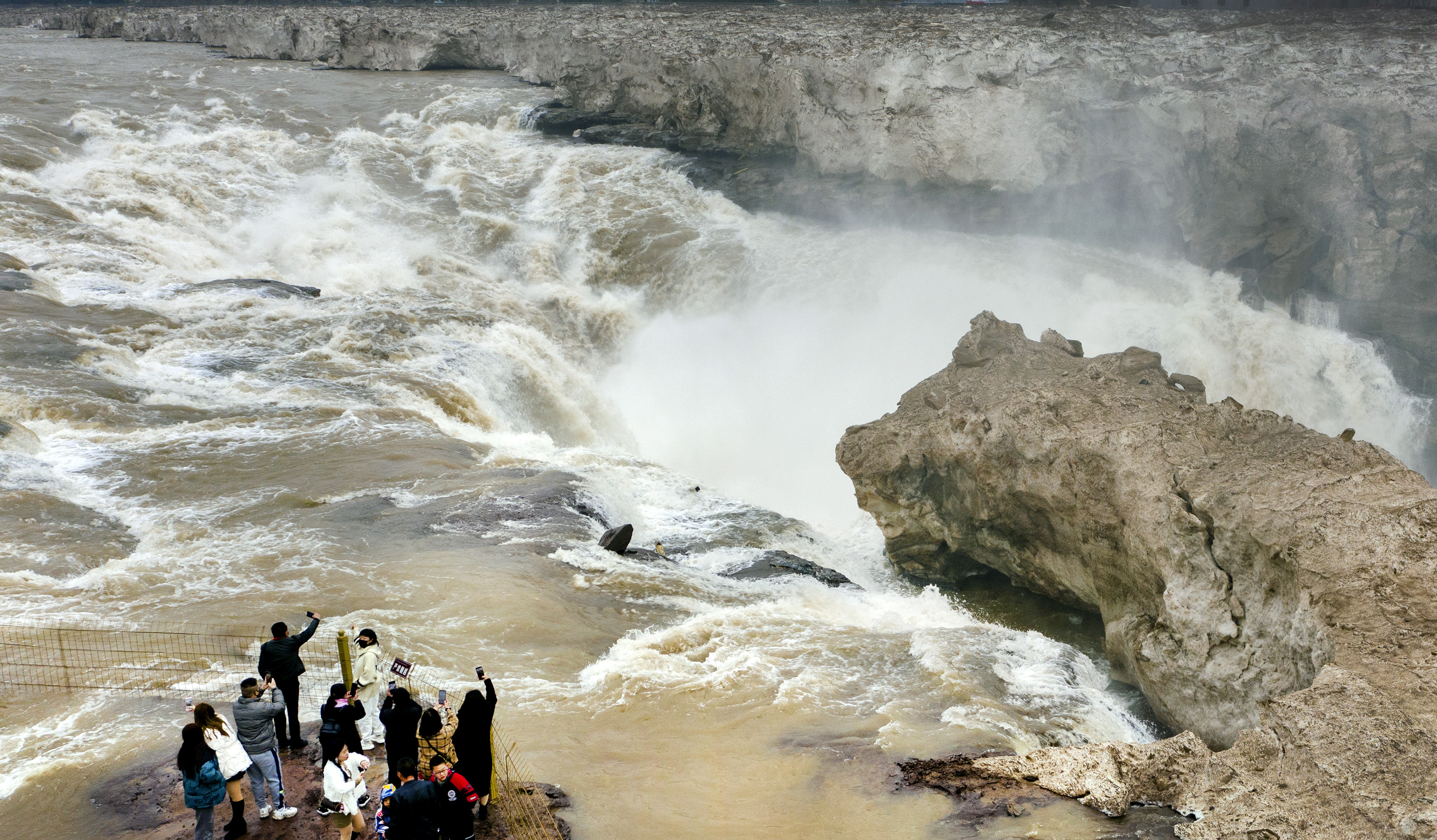 陕西壶口瀑布恢复对外开放(5)