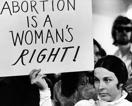 美国为什么不能堕胎 美国法律不允许女性堕胎是什么原因
