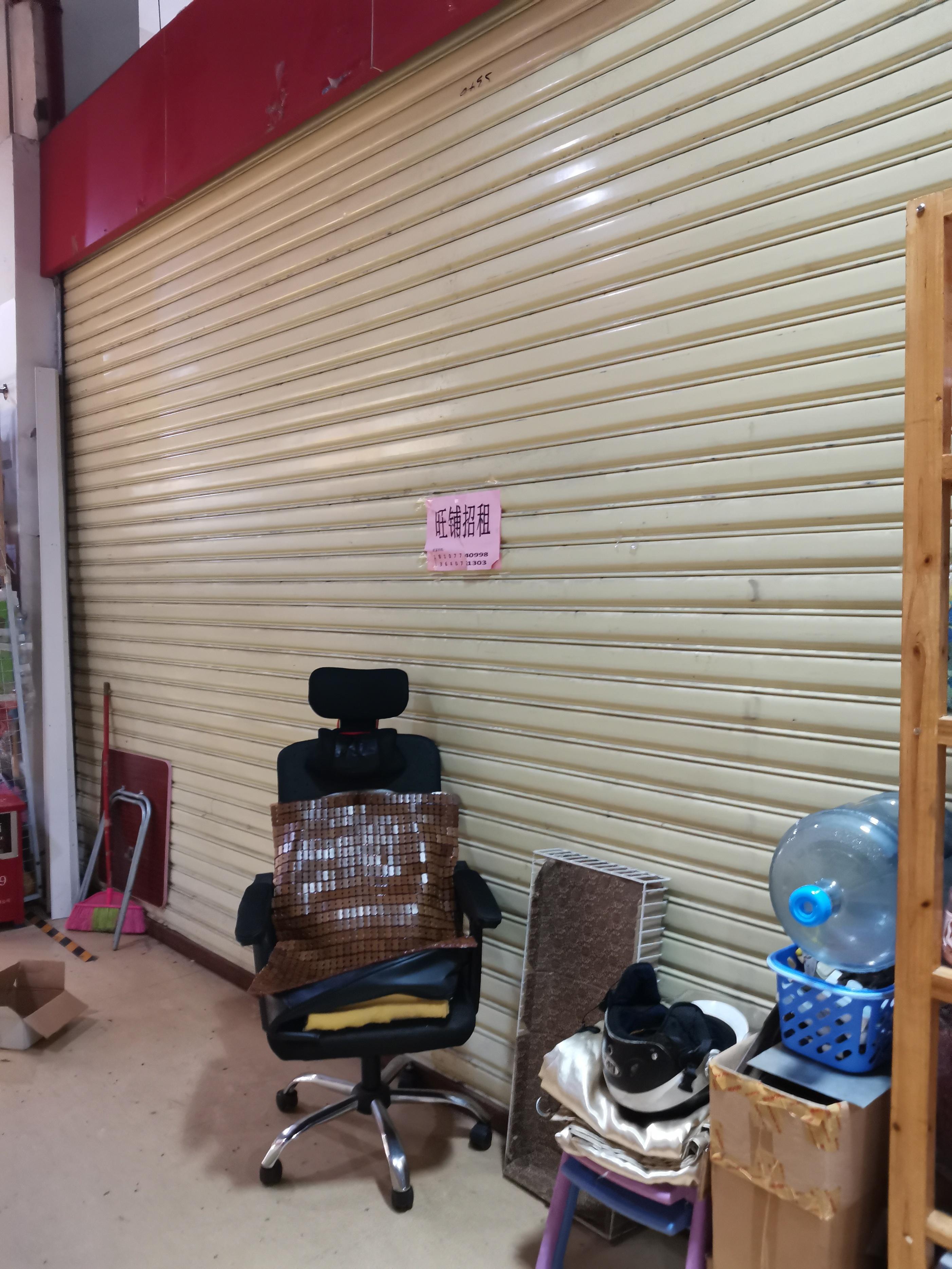梧州文华购物中心二楼关闭后现状惨淡?商户回应正常营业