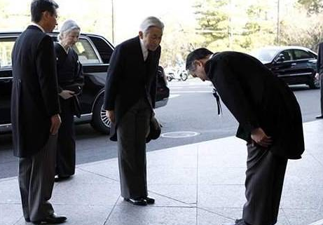 别被日本人的表面给忽悠!住在日本的外国人:日本人的礼貌都很假