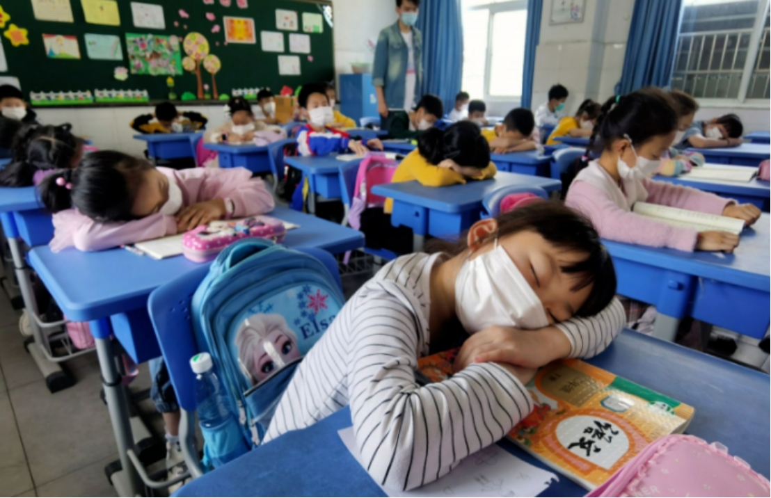 中小学生上课时间均迎来调整,多地将试点实行周六上课
