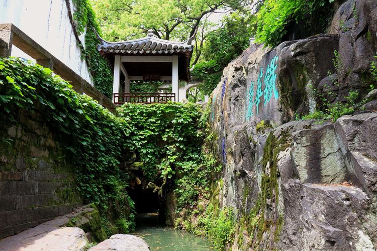 西溪环翠位于虎丘西南麓,是一处历史悠久的风景胜地