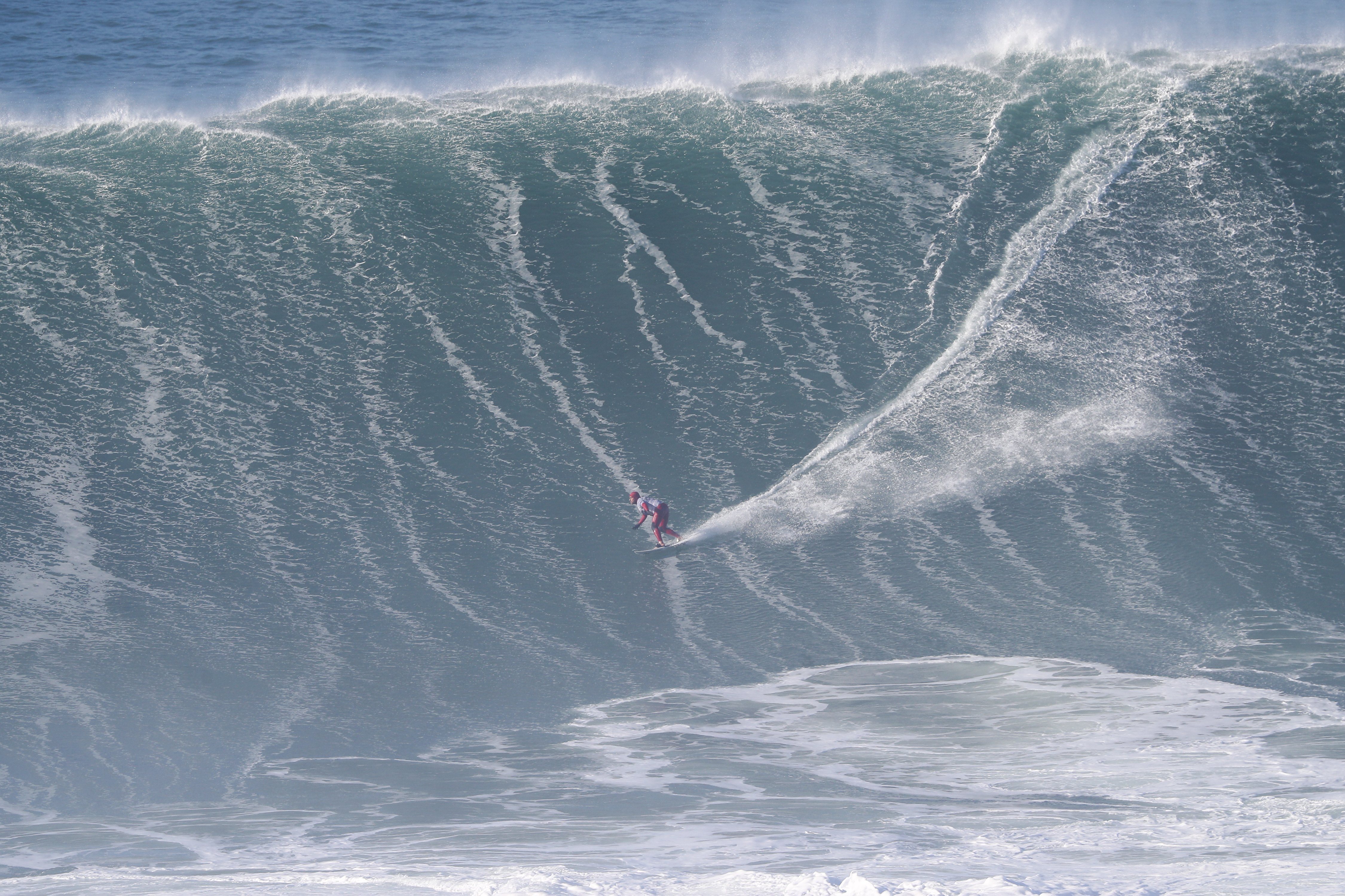 冲浪——征服巨浪