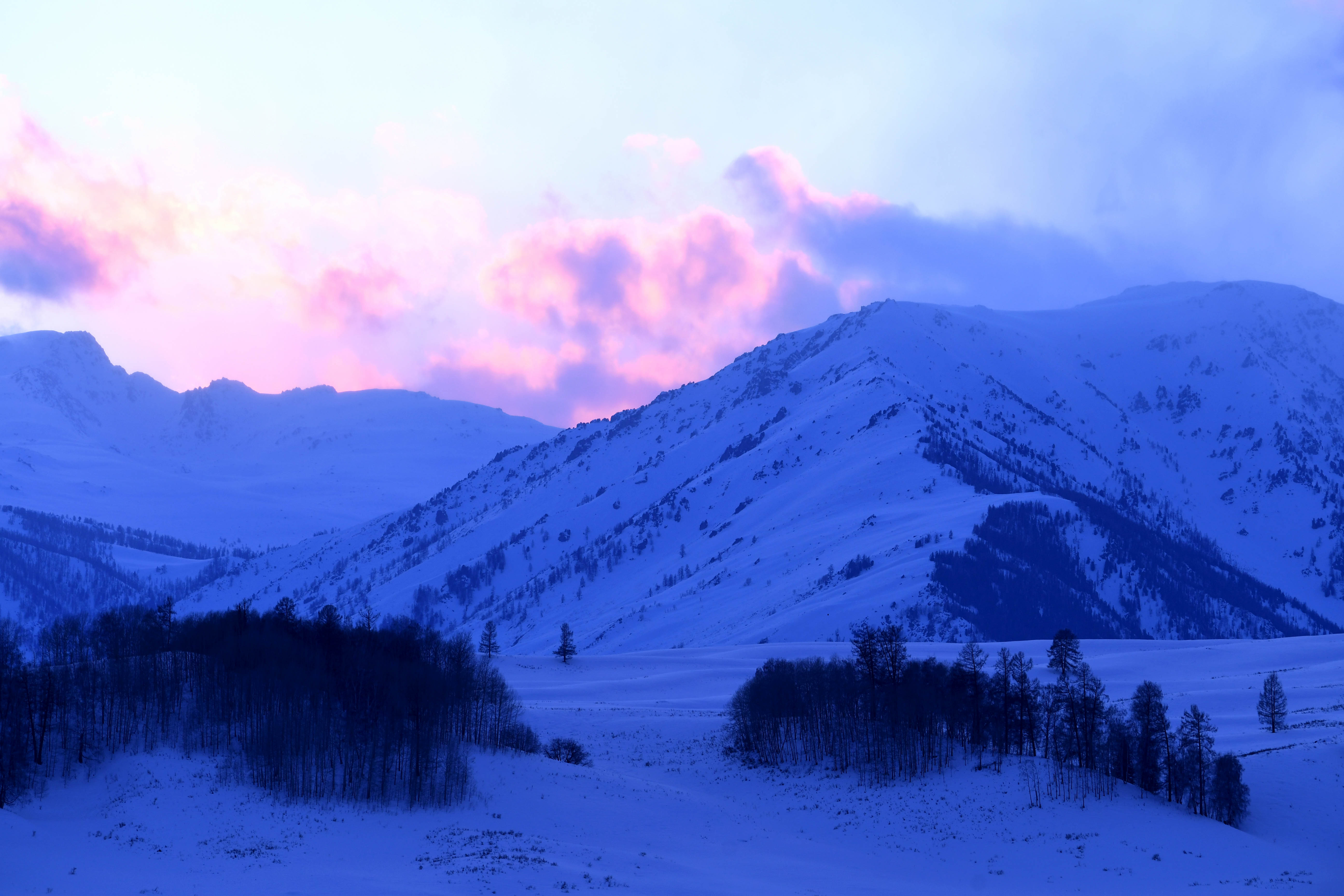 新疆阿勒泰打造冰雪旅游新高地(4)