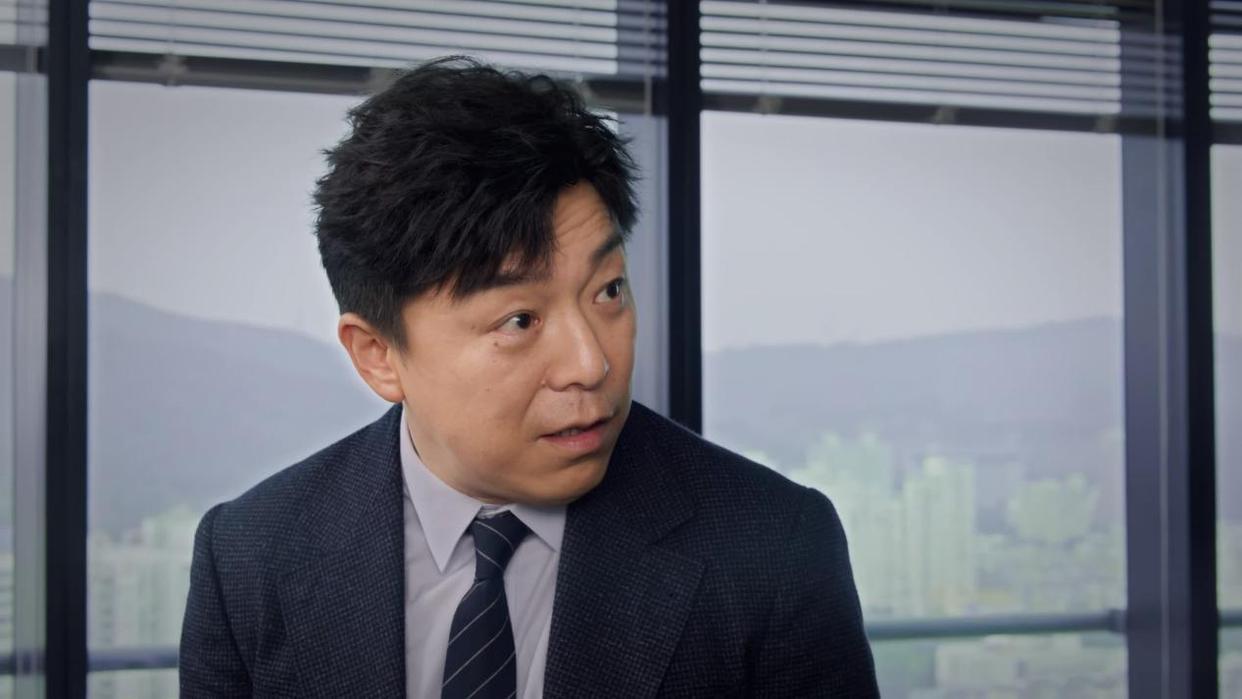 黄渤新剧开播差评不断 网友:剧情离谱 演员演技浮夸!