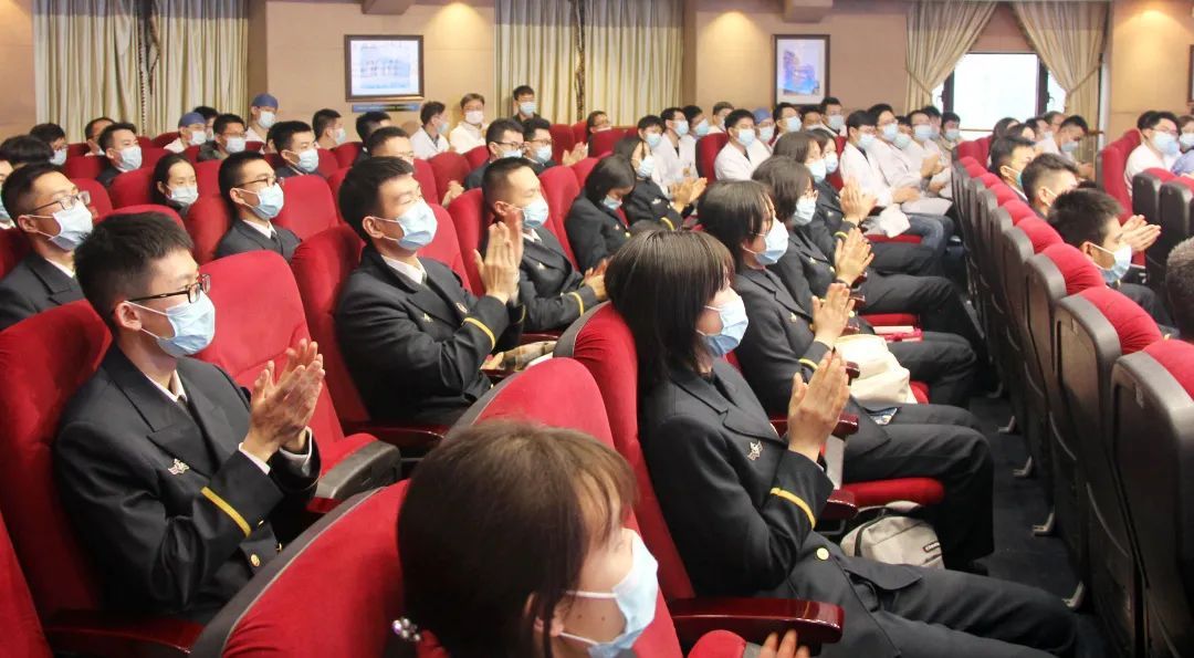 "长征名师讲坛"开讲:张殿勇院长讲"长征医院我的家"