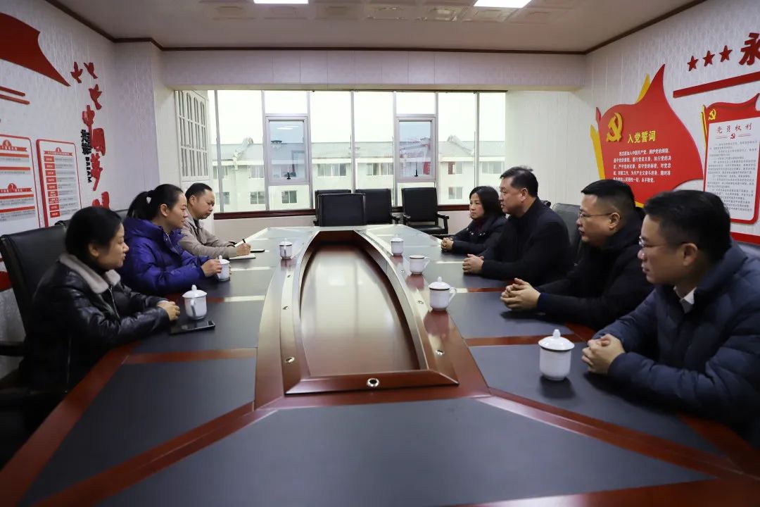 县政协副主席万钦红到永福法院走访看望政协委员