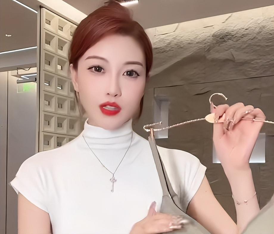 网红二驴为何扶持女徒弟桐桐?对方曾为其转账66万,送礼都送最贵