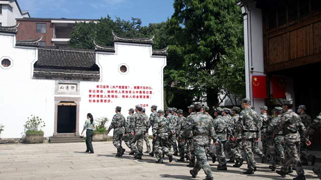 媒体网络等现代科技手段进行民兵政治教育,充分发挥现代媒体形象直观