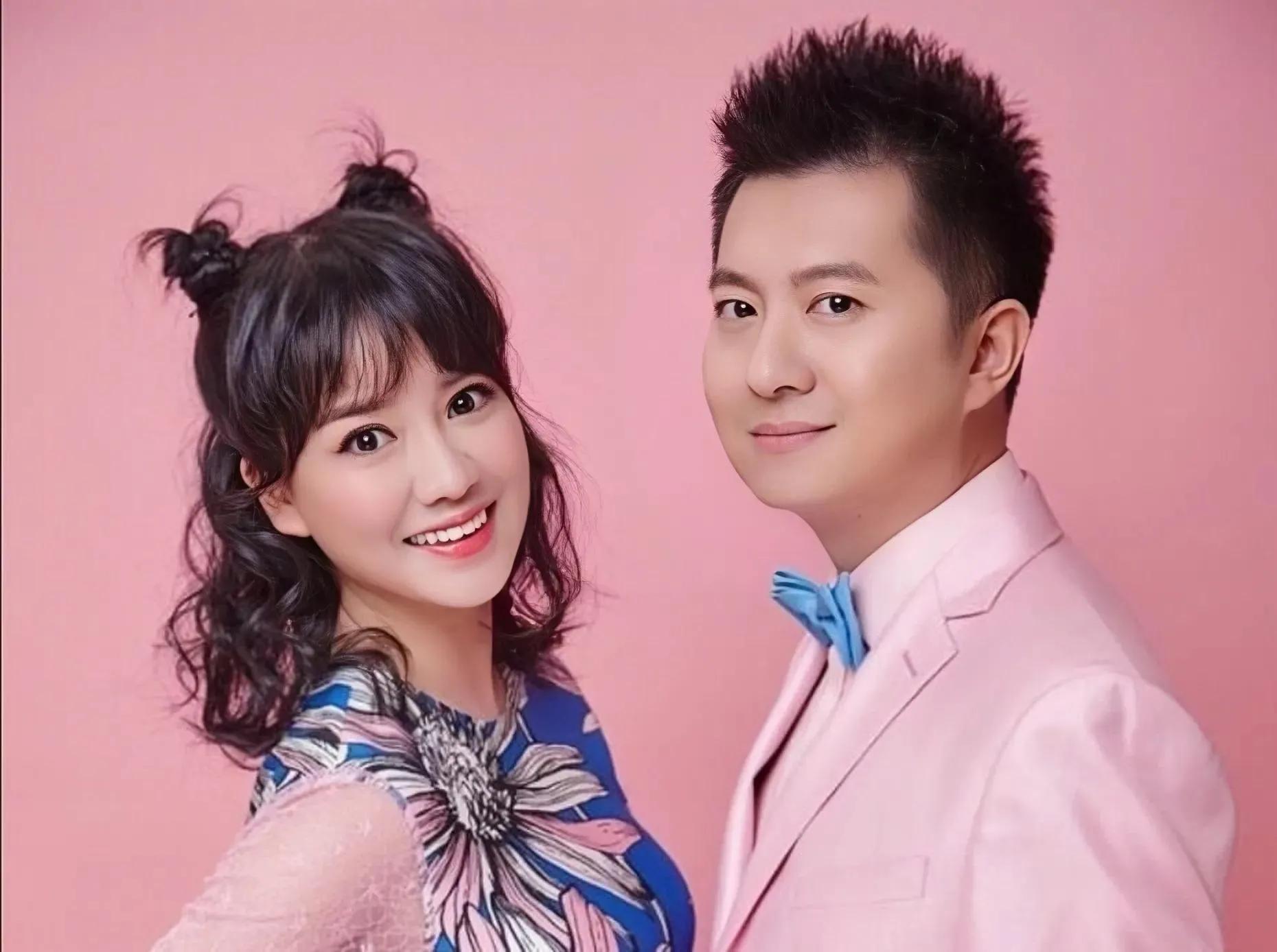 新闻袋袋裤:别光看节目了,杜悦姐姐的美腿不好看吗?