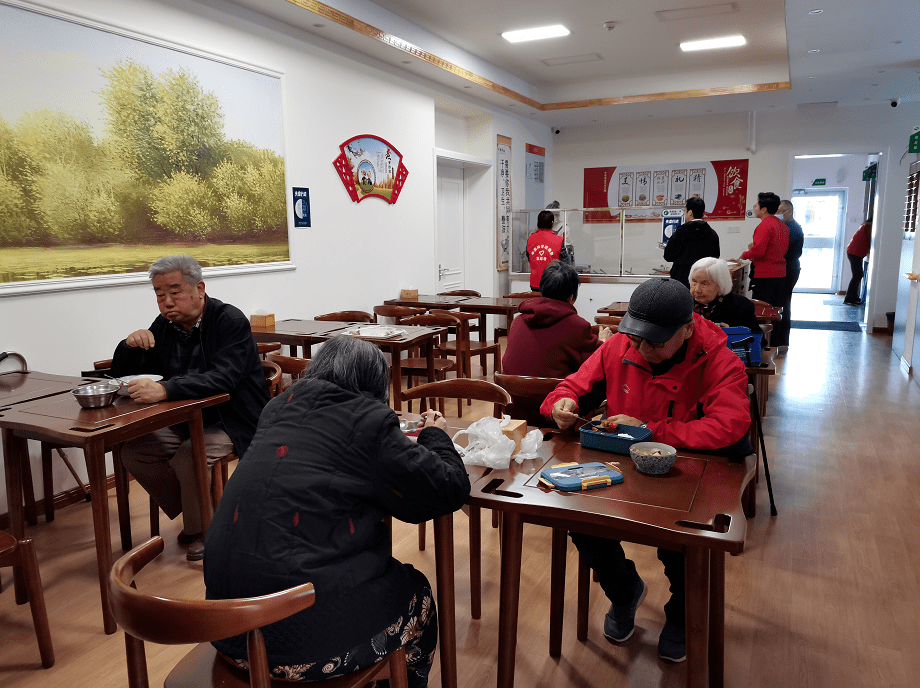 高标准建设的老年驿站,一夜之间"消失不见了"