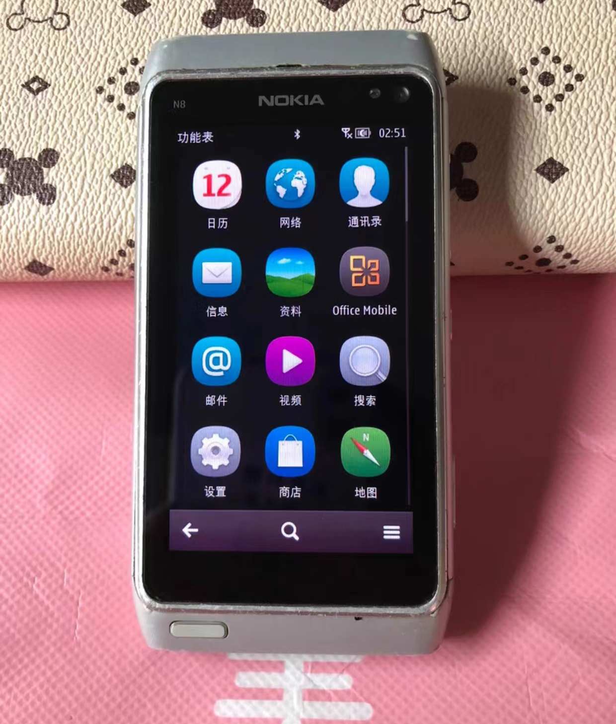 捡到一部诺基亚n8,太难用了,难怪当年会输给安卓系统