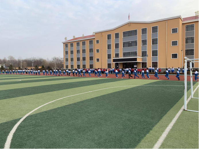 蓝旗学校迎新年大型接力比赛