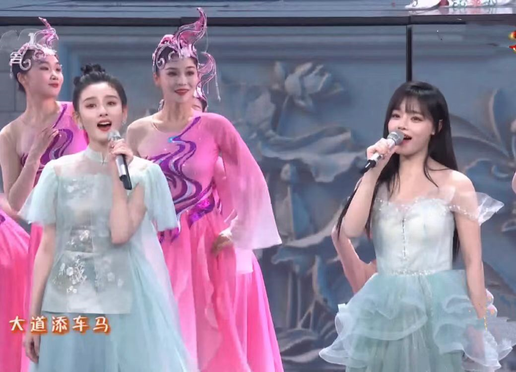 春晚这一夜太精彩!沈腾出场自带笑点,邓超又上头了,赵丽颖空降