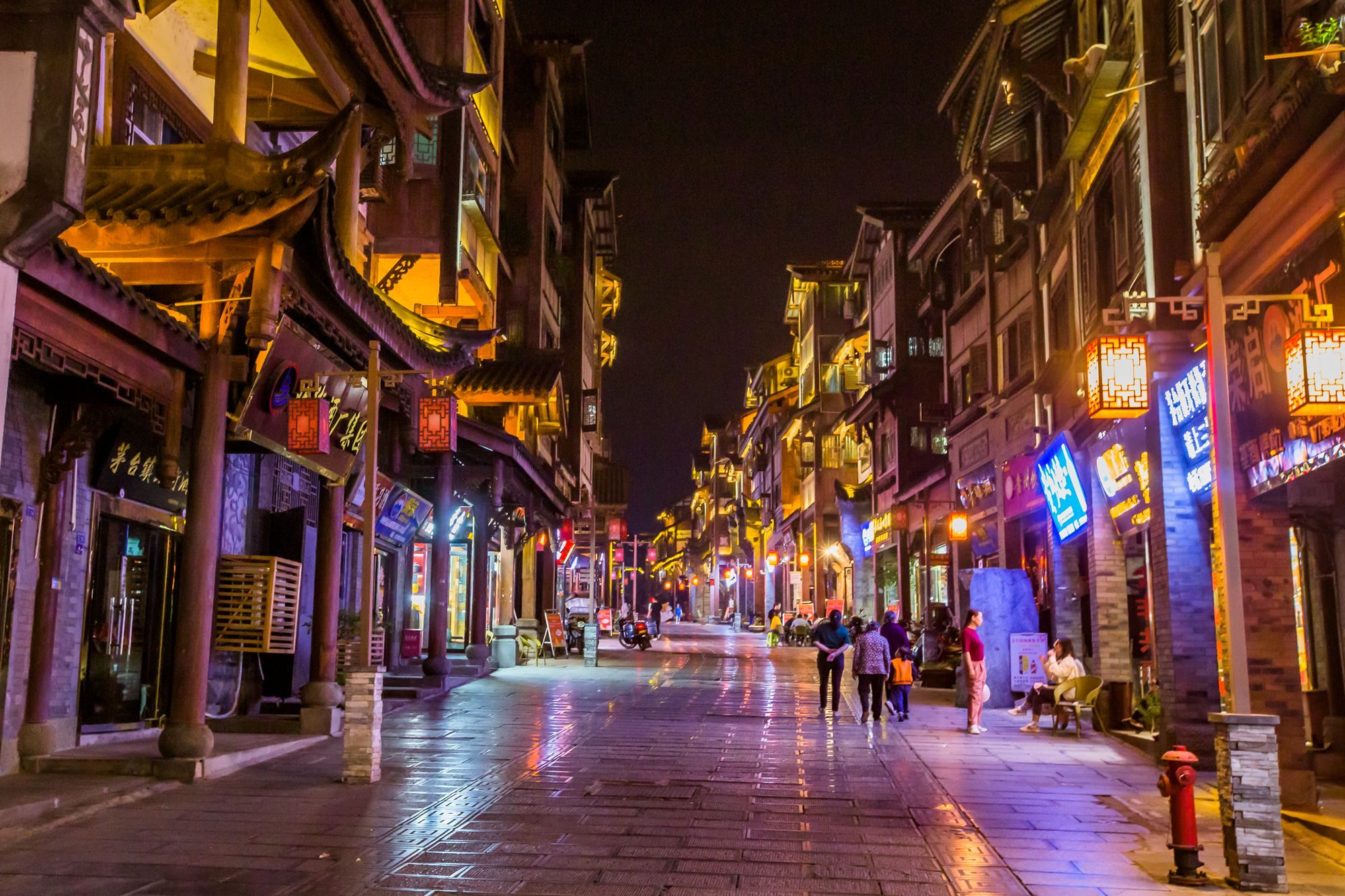 贵州茅台杨柳湾街,一街百态,万象精彩,是茅台古镇的核心街区