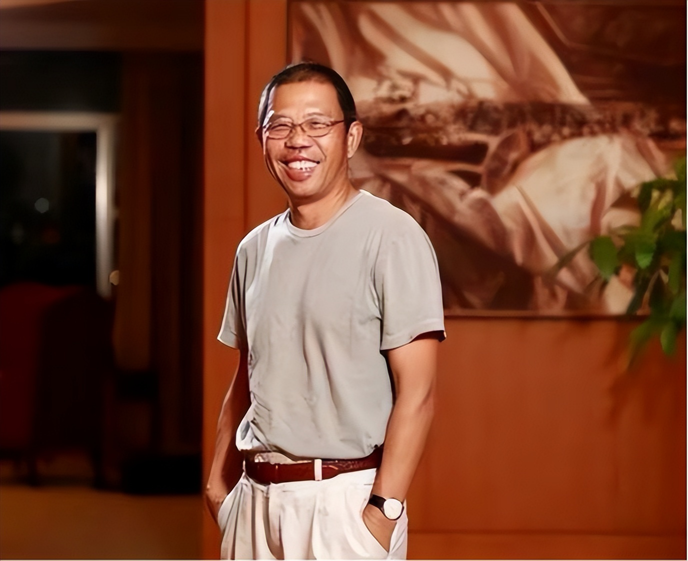 钟睒睒:拿了43亿分红,公司上市前拿了105亿分红,儿子想当诗人