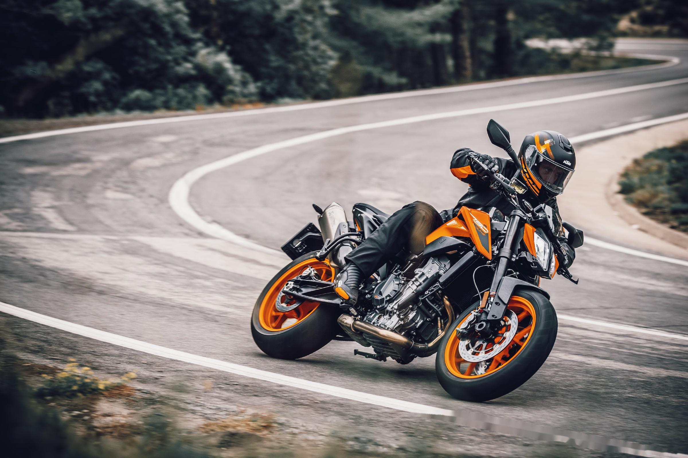 ktm 790 duke:一款让你无法抗拒的摩托车